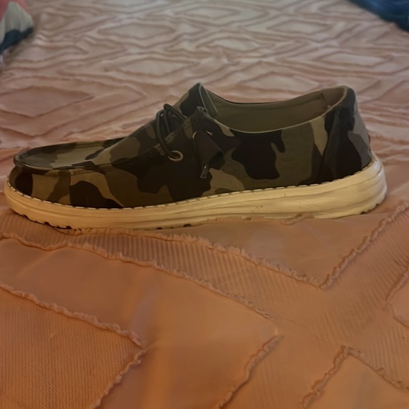 Camo Hey Dudes like new only worn once - Picture 3 of 3